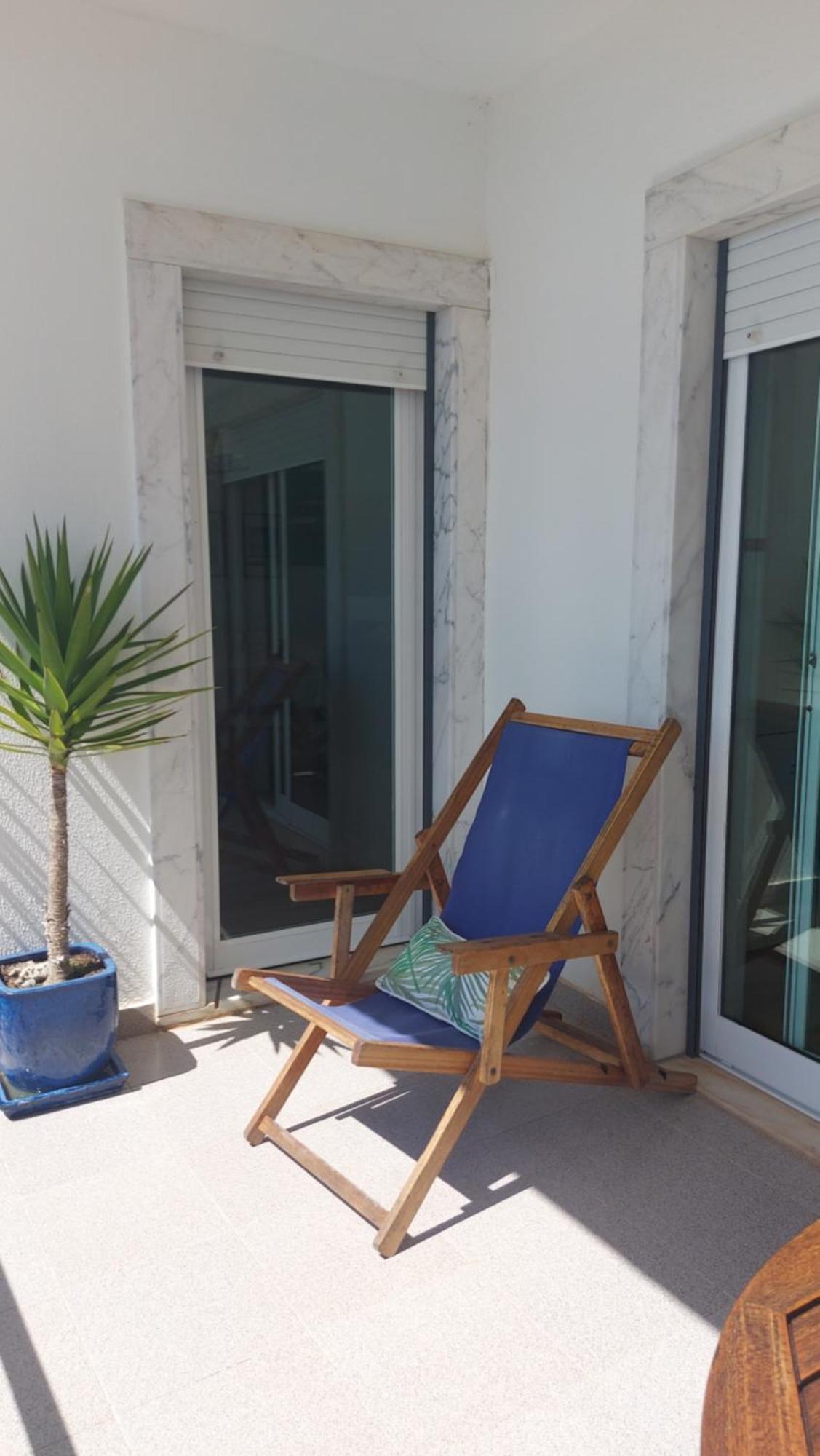 Apartment To Sea *